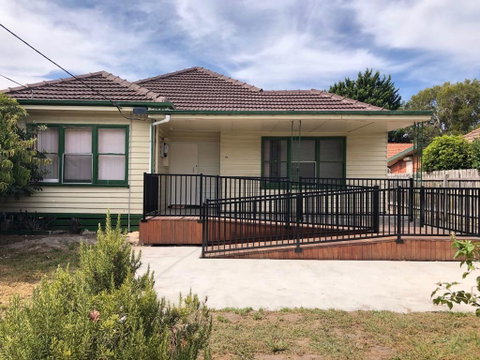Melbourne Short Stay - Clayton Station, Monash Uni, Hospital - Winery Find 0