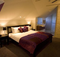 Merlot Verdelho Townhouses - Winery Find