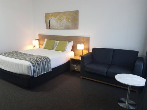 Mid City Motor Inn Singleton - Winery Find 1