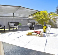 Middle Sea - perfect for two families - Winery Find