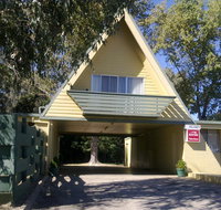 Millers Cottage Motel - Winery Find