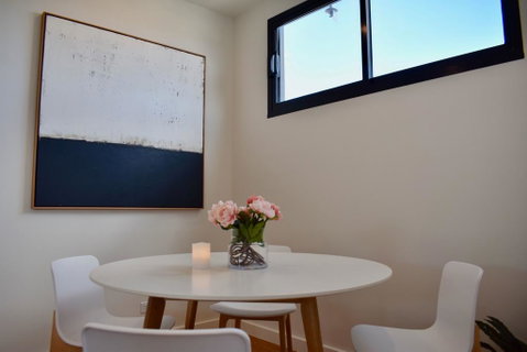 Modern And Elegant Apartment Near The Beach - Winery Find 2