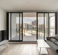 Modern Apartment in Darling Harbour - Winery Find