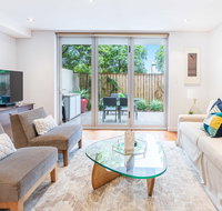 Modern apartment with large courtyard and short walk to Bondi Beach - Winery Find