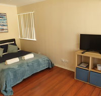 Modern Cosy Studio Close to QEH  Adelaide CBD  Airport  Beaches - Winery Find