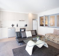 Modern Executive Apartment  Braddon 1BR Wine Wifi Secure Parking Canberra - Winery Find