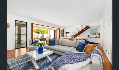 Narrabeen Beach House - Winery Find 3