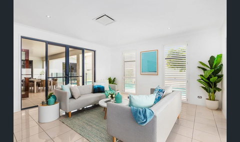 Narrabeen Beach House - Winery Find 2