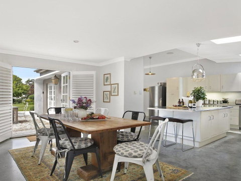 Nattai Lodge - House & Cottage In Beautiful Garden - Winery Find 1