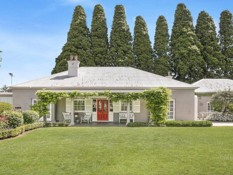 Nattai Lodge - House & Cottage In Beautiful Garden - Winery Find 0