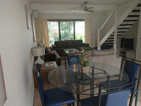 Nautilus Noosa Holiday Resort - Winery Find 2