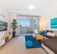 Near Airport  Train Station Stylish Two-Story Apartment - Winery Find