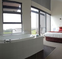 Cosy Corner Sea View Apartments - Winery Find