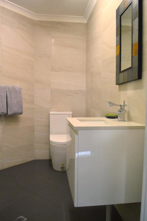 Busselton Ithaca Motel - Winery Find 16