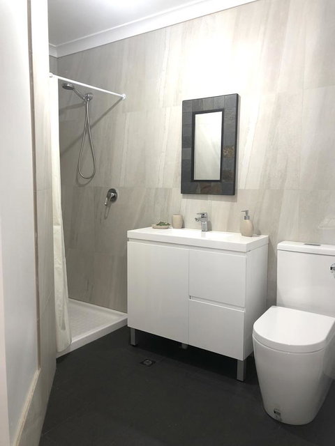 Busselton Ithaca Motel - Winery Find 17