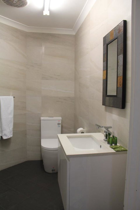 Busselton Ithaca Motel - Winery Find 39