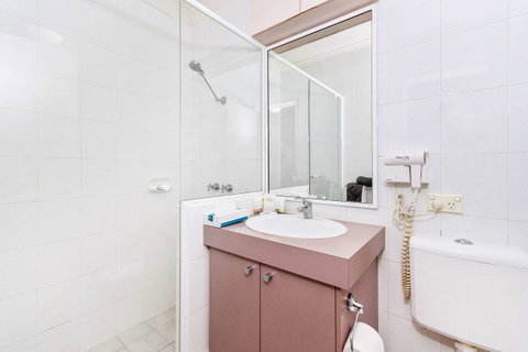 Quality Hotel Bayswater - Winery Find 19