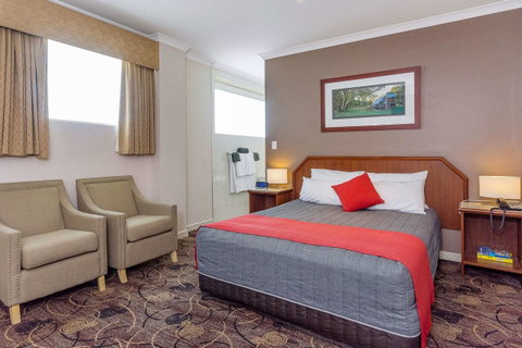 Quality Hotel Bayswater - Winery Find 10