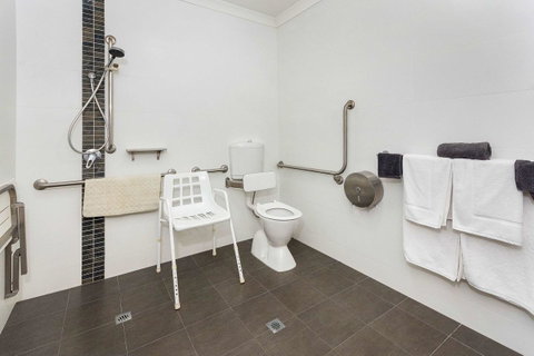 Quality Hotel Bayswater - Winery Find 8