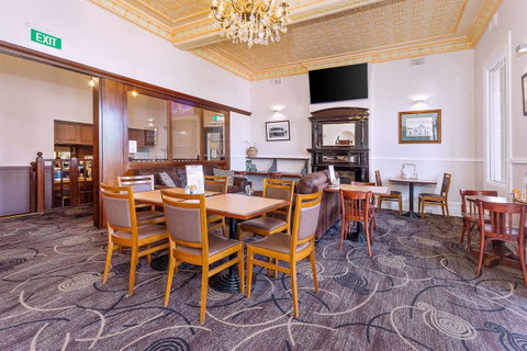 Quality Hotel Bayswater - Winery Find 16