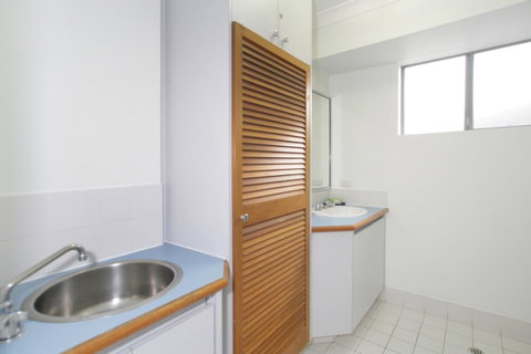 Scarborough Beach Front Resort - Shell Ten - Winery Find 10