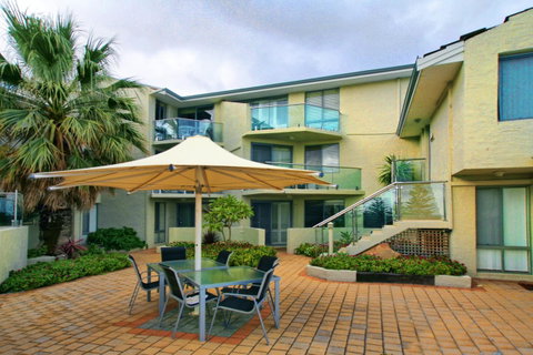 Scarborough Beach Front Resort - Shell Ten - Winery Find 0
