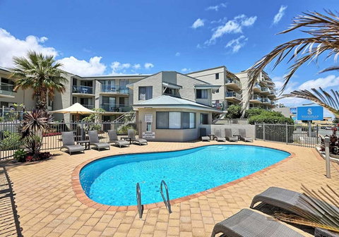 Scarborough Beach Front Resort - Shell Ten - Winery Find 13