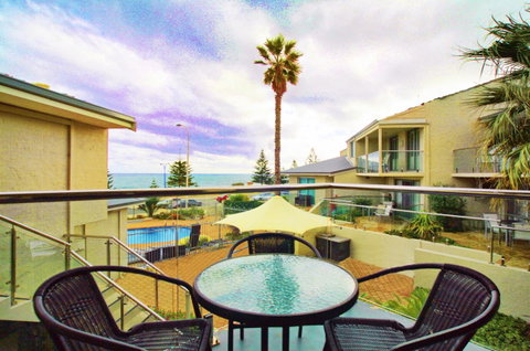 Scarborough Beach Front Resort - Shell Ten - Winery Find 11