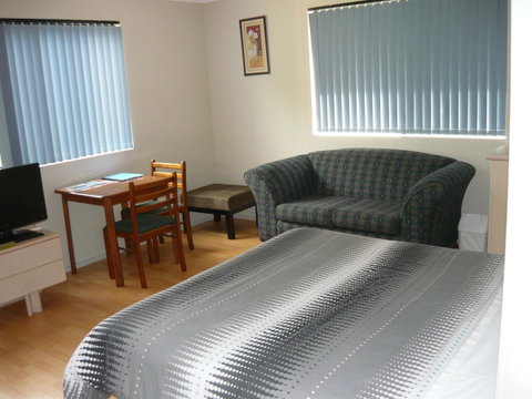Albany Apartments - Winery Find 2