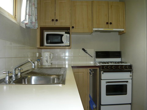 Albany Apartments - Winery Find 1