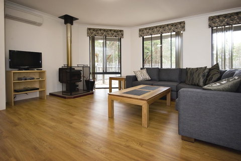 Margaret River Hideaway & Farmstay - Winery Find 8