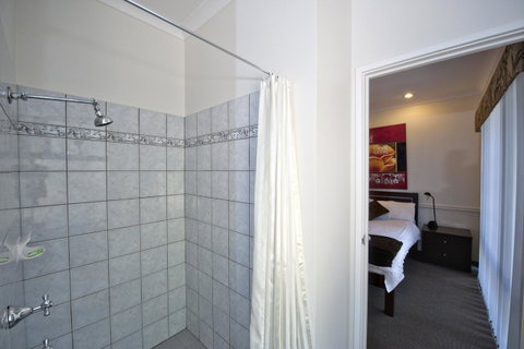 Margaret River Hideaway & Farmstay - Winery Find 15