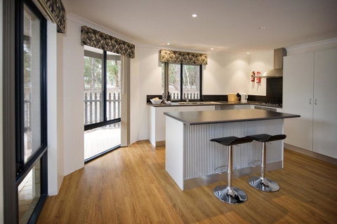 Margaret River Hideaway & Farmstay - Winery Find 4
