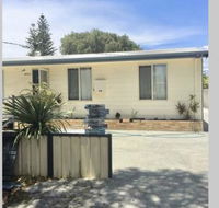 Jbay beach shack - Winery Find