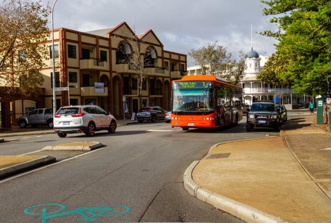 Fremantle Beach Backpackers - Winery Find 9