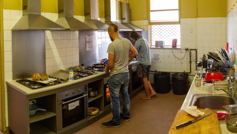 Fremantle Beach Backpackers - Winery Find 30
