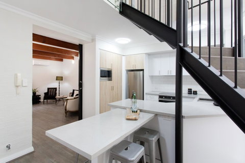 Stay Fresh - Fremantle CBD - Winery Find 3