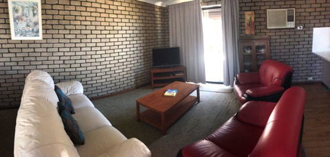 Geraldton Holliday Villas - Winery Find 16