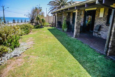 Geraldton Holliday Villas - Winery Find 1