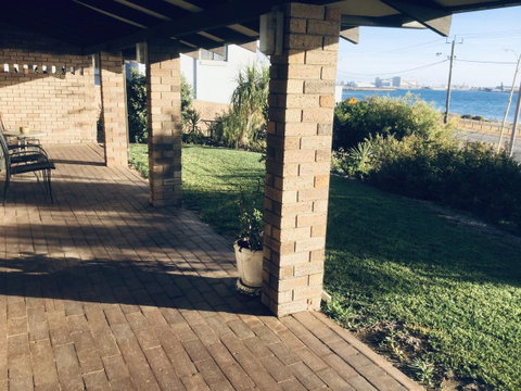 Geraldton Holliday Villas - Winery Find 26