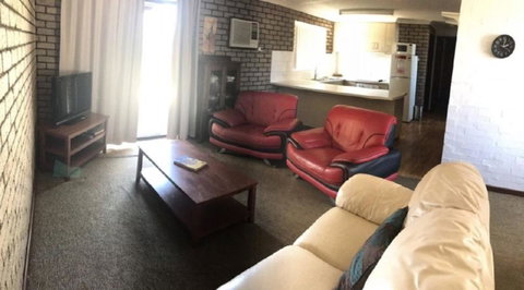 Geraldton Holliday Villas - Winery Find 15