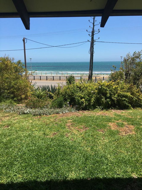 Geraldton Holliday Villas - Winery Find 34