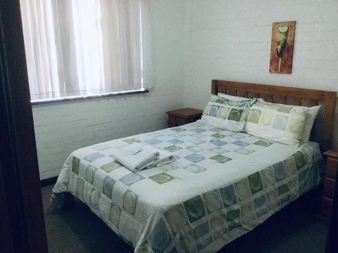 Geraldton Holliday Villas - Winery Find 28