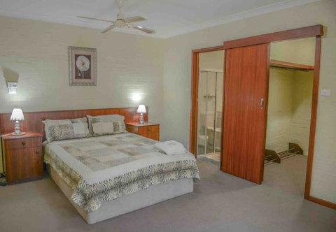 Geraldton Holliday Villas - Winery Find 4