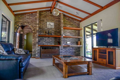 Geraldton Holliday Villas - Winery Find 2