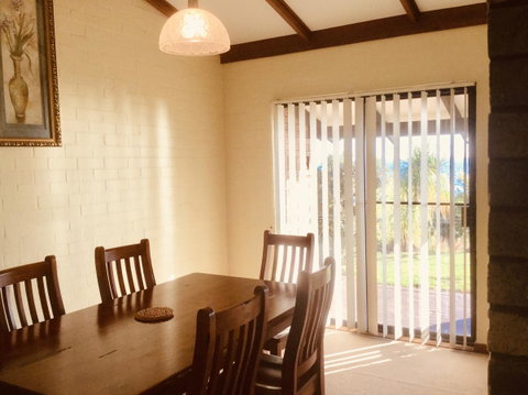 Geraldton Holliday Villas - Winery Find 29