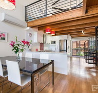 Spacious Central Townhouse - Winery Find