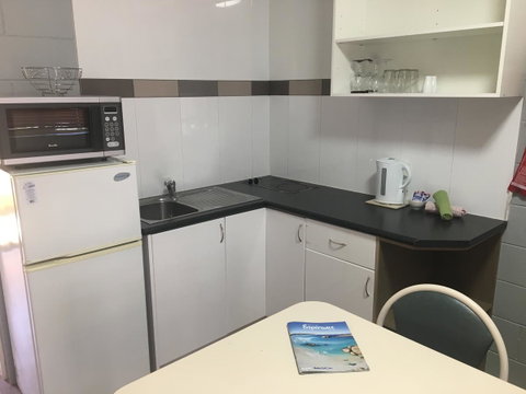 Esperance Central Accommodation - Winery Find 30