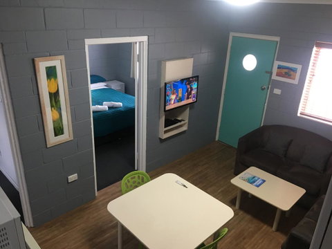 Esperance Central Accommodation - Winery Find 18