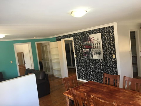 Esperance Central Accommodation - Winery Find 31